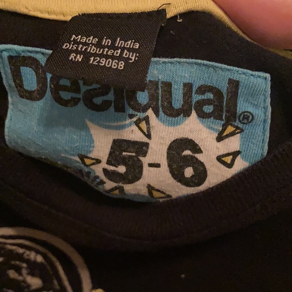 Like NEW Desigual tshirt size 5-6 for boys - Picture 2 of 3